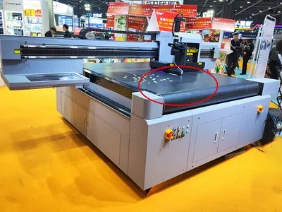 Vacuum table installed on a printing machine